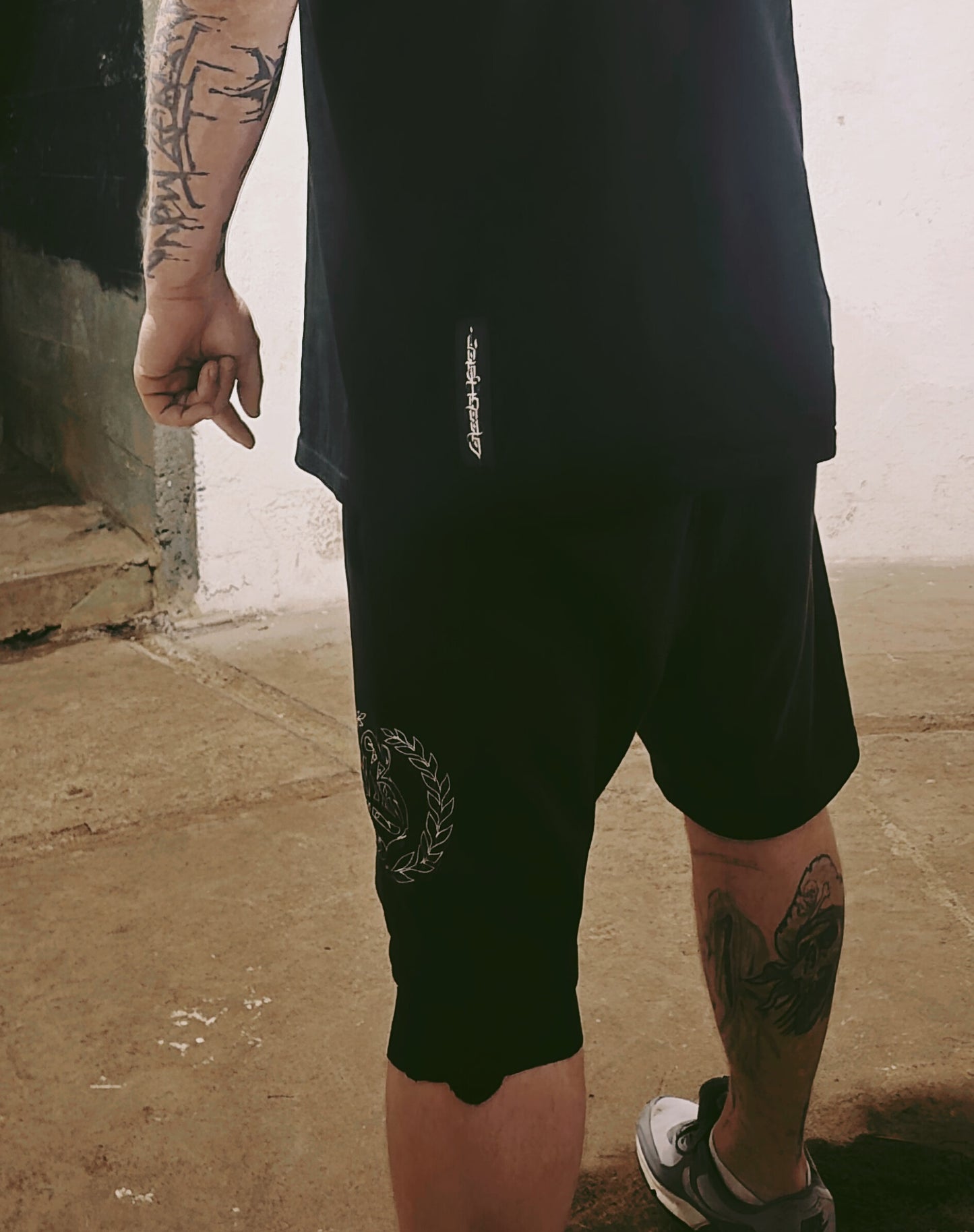 Outlines Men's Short